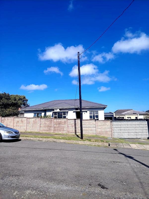 4 Bedroom Property for Sale in Cambridge West Eastern Cape